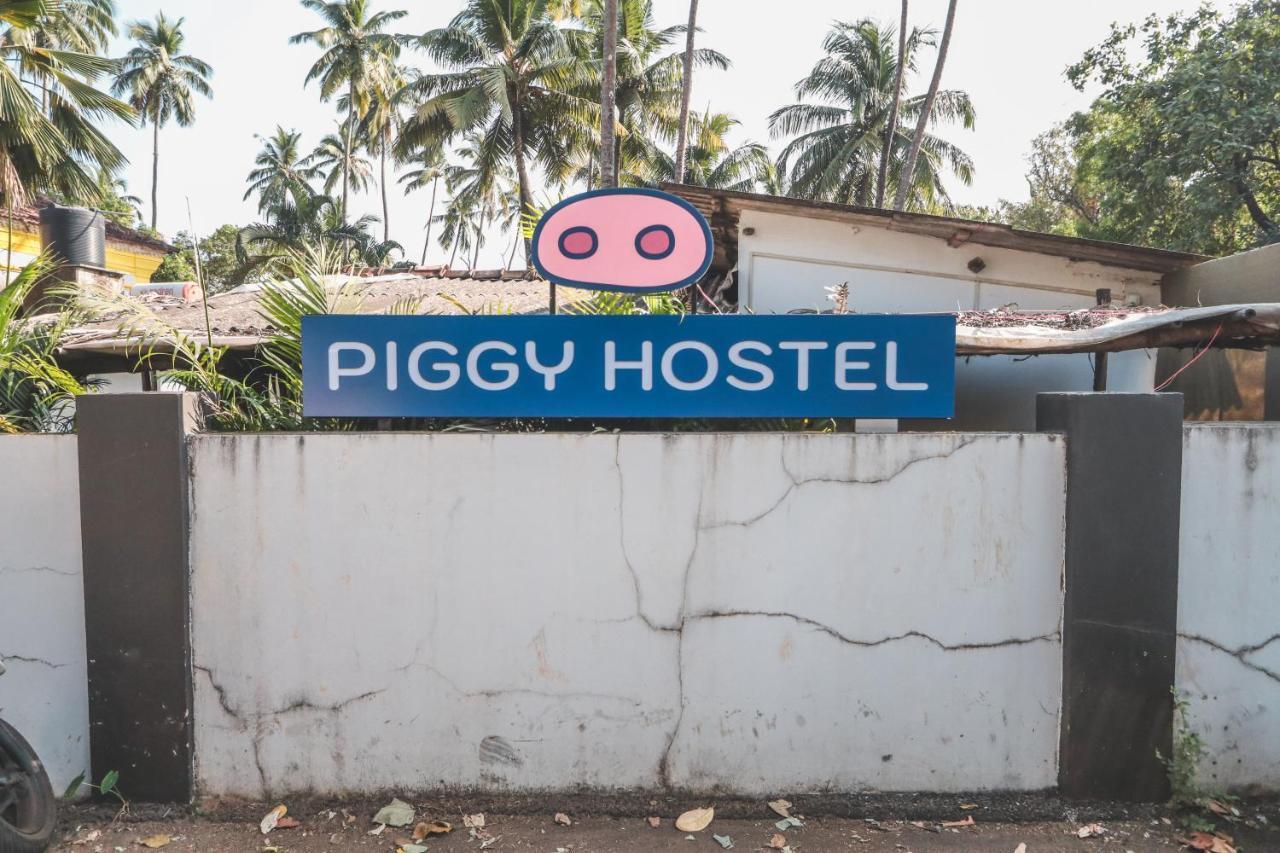 Piggy Hostel Vagator Exterior photo